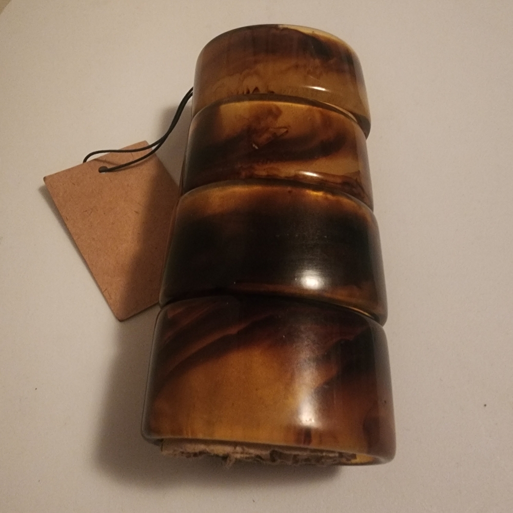 Set Of 4 Napkin Rings - Picture 3 of 3
